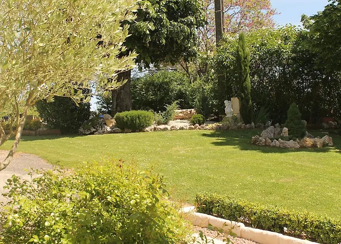 Baillargues De Bed & Breakfast 3*